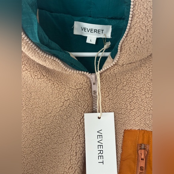 Women's Two-Tone Puffer Jacket - Picture 3 of 4